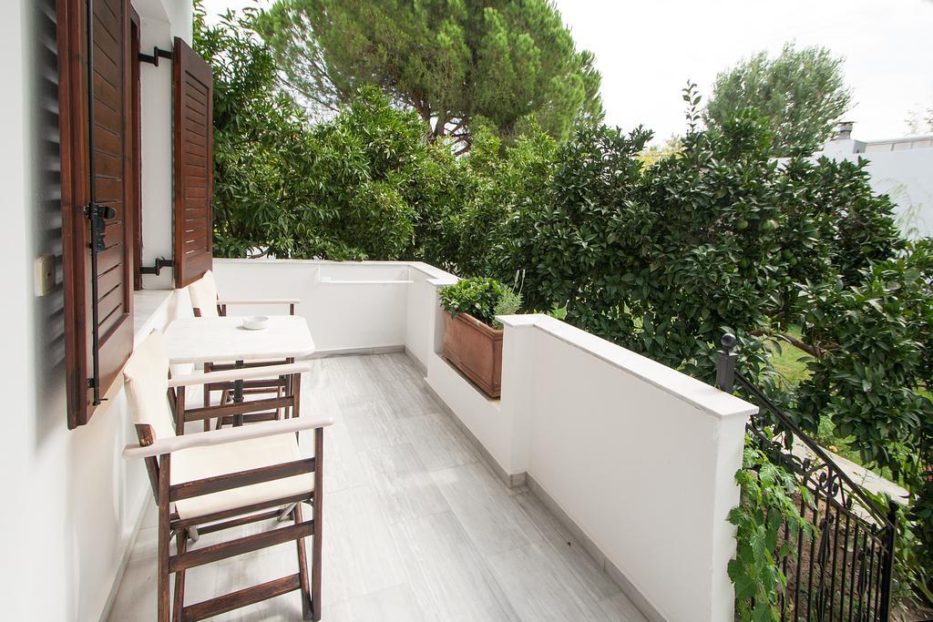 Paris Studios & Apartment อายา ปารัสเกวี ภายนอก รูปภาพ